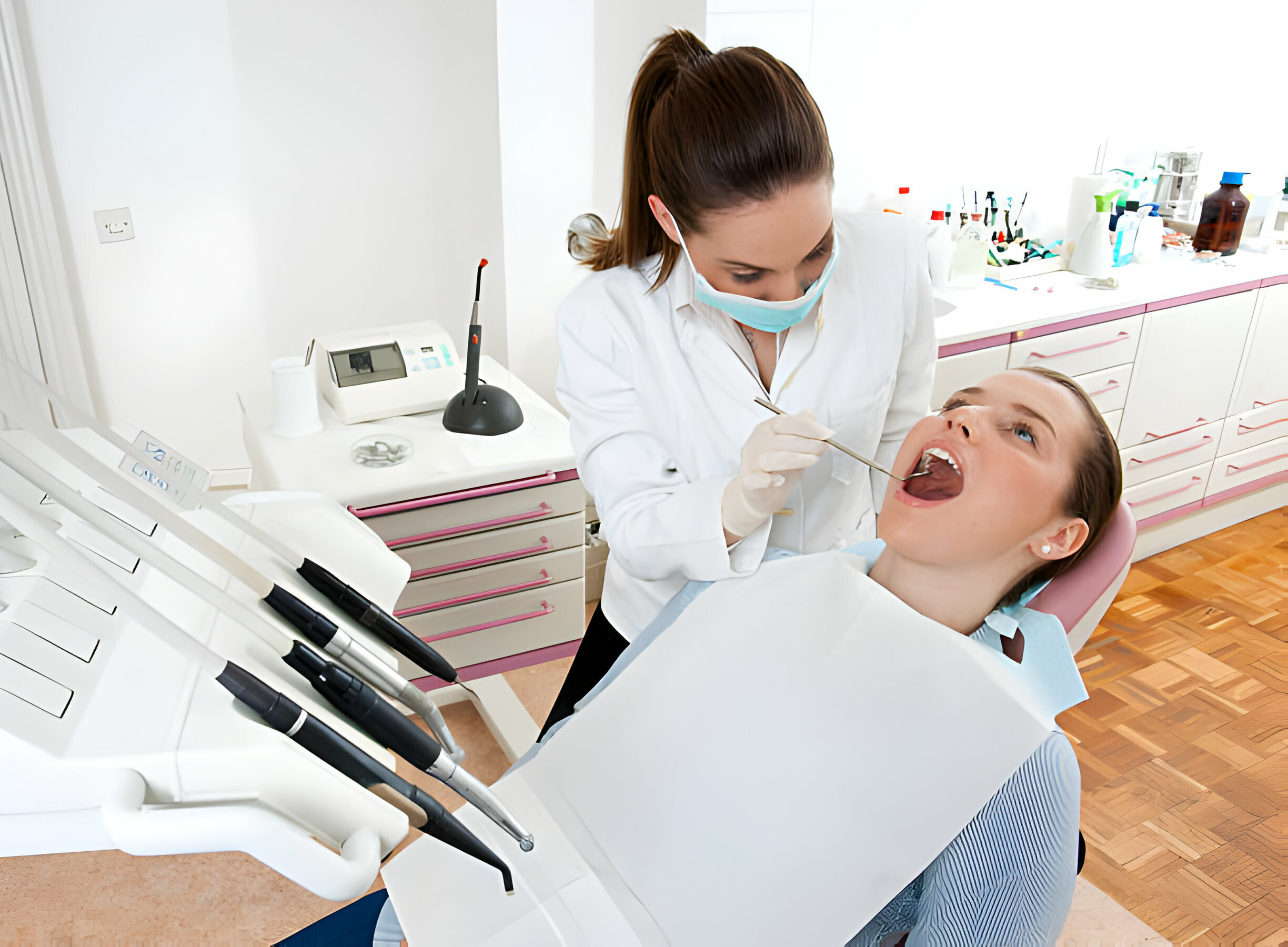 Saving Your Smile: When to Choose a Periodontist or Endodontist_2